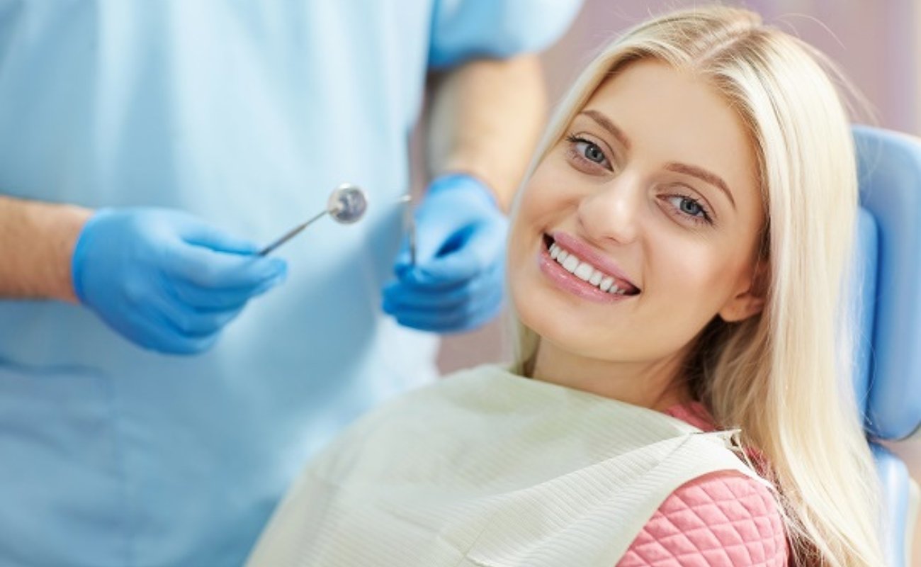Smile makeover consultation in Bentleigh East dental clinic