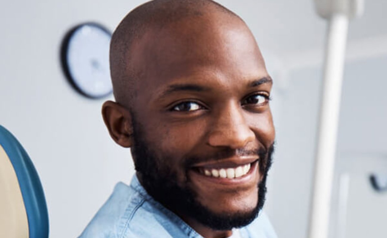 Smile makeover consultation at dental clinic near Collingwood