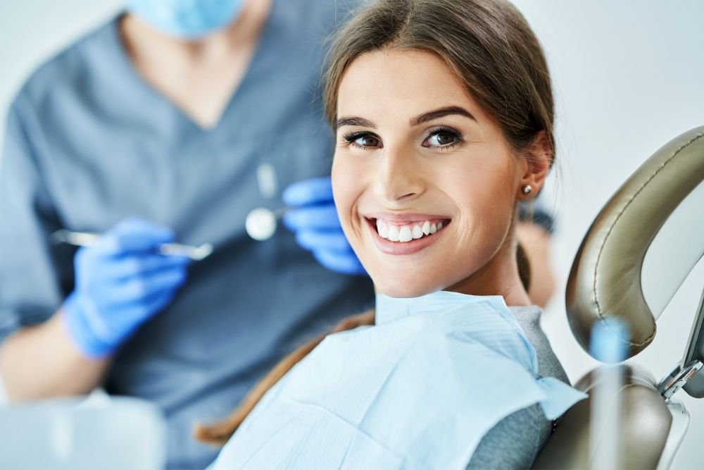 You are currently viewing Reimagining Your Smile: What Happens at Your First Consultation?
